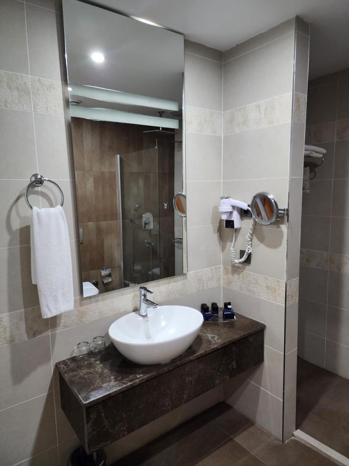 Anemon Grand Adana Otel Extérieur photo