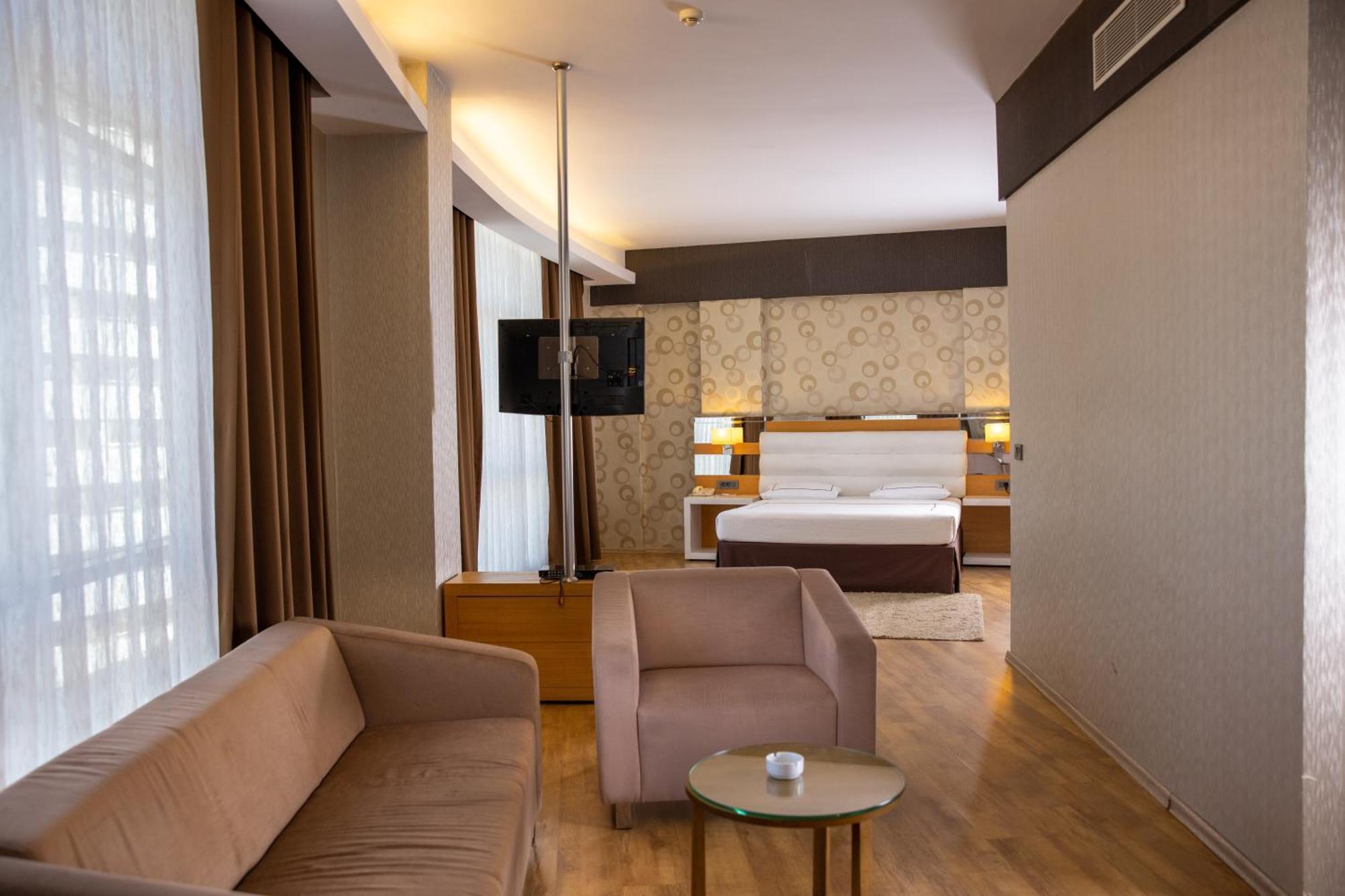 Anemon Grand Adana Otel Extérieur photo